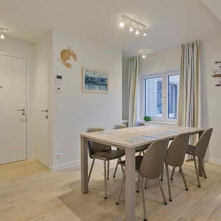 Huswell - Stunning Apartment At The Beachfront Of De Haan Eksteriør bilde